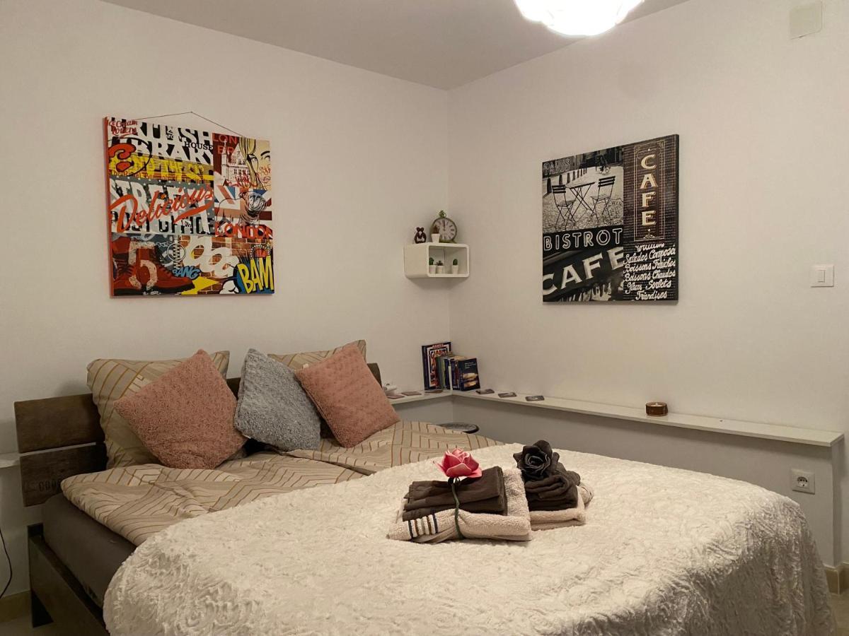 Apartment Paris Njivice Extérieur photo