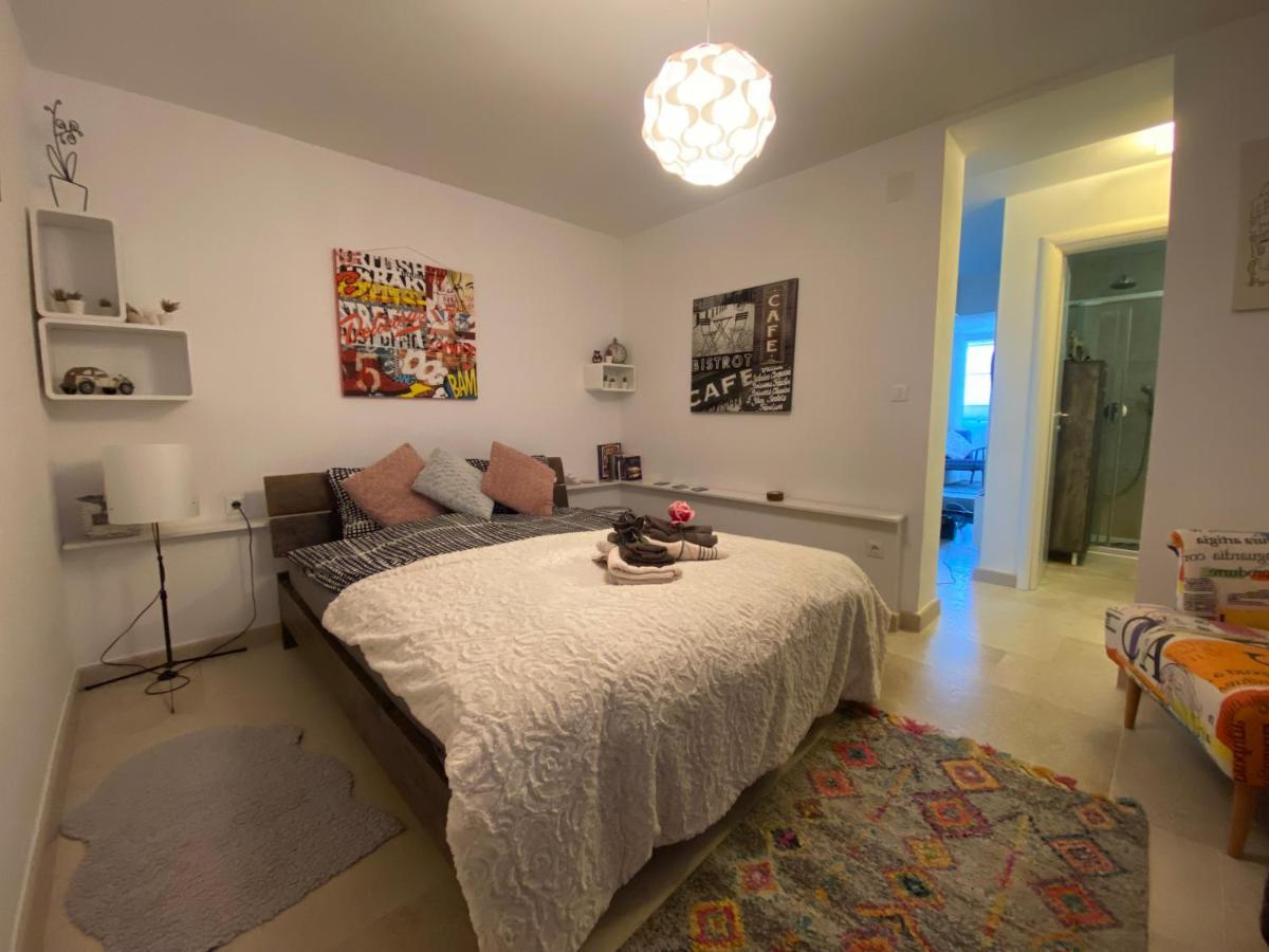 Apartment Paris Njivice Extérieur photo
